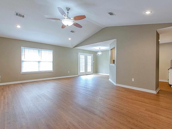 5th image of 77 Cinnamon Dr
