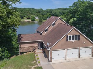 8368 Lakeshore Dr, Dexter, IA 50070
