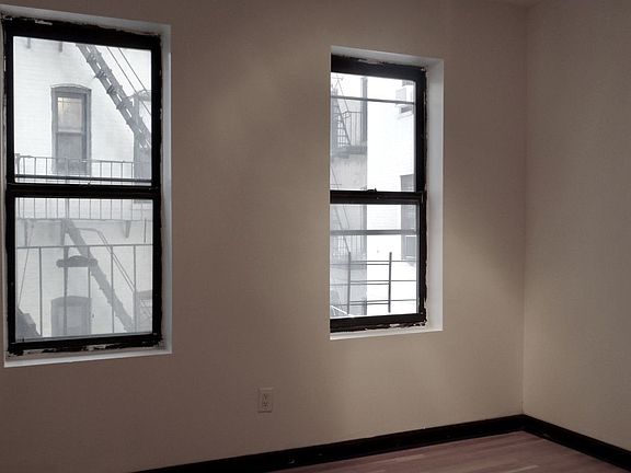 2nd image of 326 Lincoln Pl APT 2A