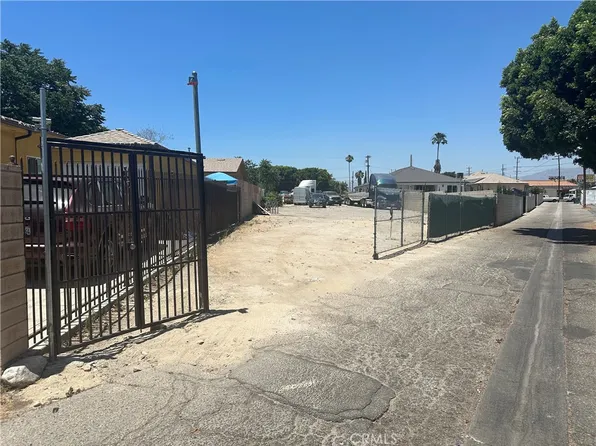 10882 Dora St #38, Sun Valley, CA 91352