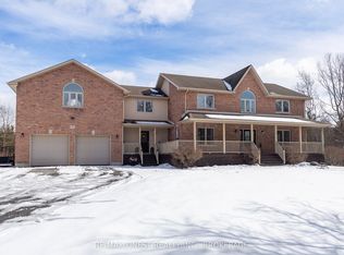 881 Ironwood Rd, Kingston, ON K7L 4V3