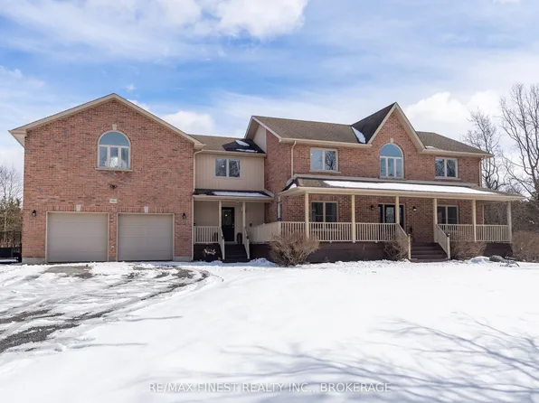 881 Ironwood Rd, Kingston, ON K7L 4V3