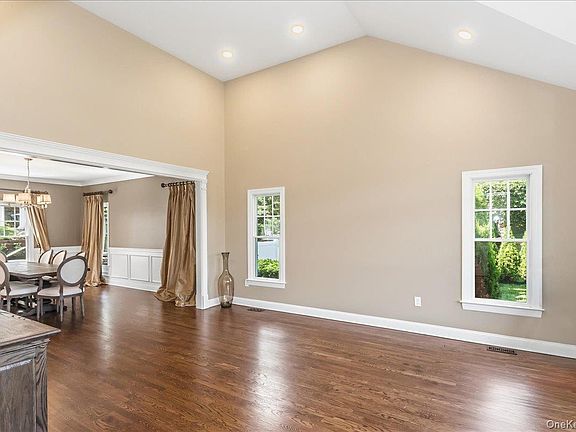 5th image of 5 Preston Hollow Court