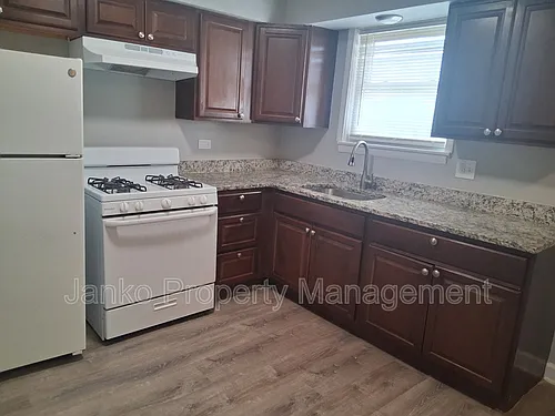 392 Hickory St #1E Photo 1