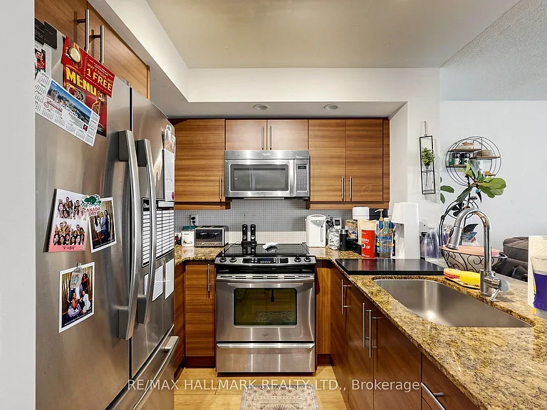 85 E Liberty St #812 — Photo 7