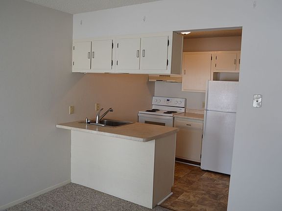 4th image of 2102 14th Ave N #1