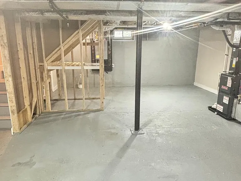 30 Forest Ave — Photo 25