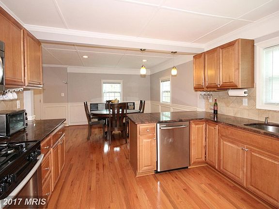 2nd image of 6634 Harriett St