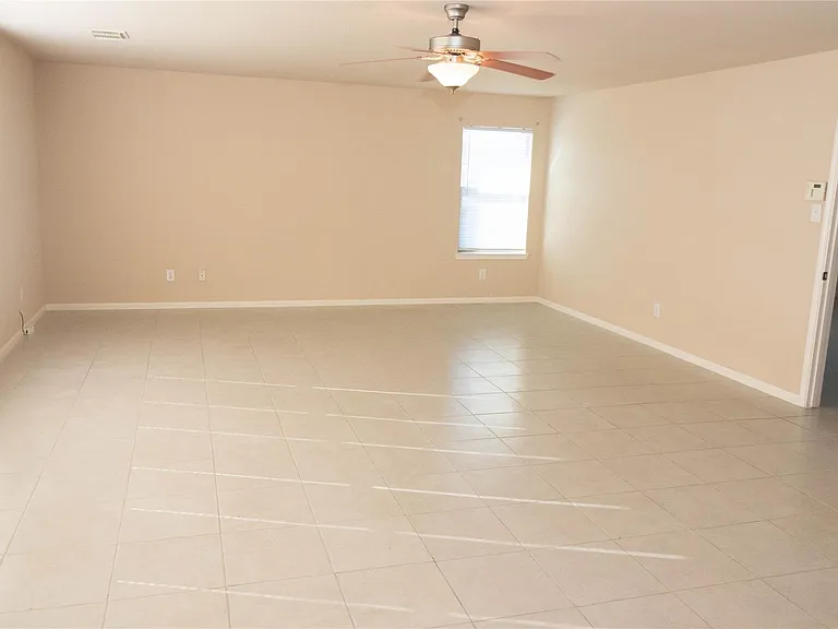 2202 Crossmill Ln — Photo 41