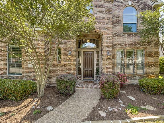 3rd image of 4931 Oakhurst Ln