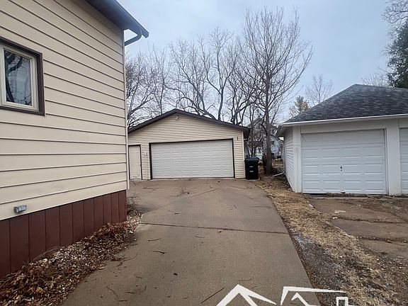 2nd image of 1008 Waugoo Ave #A