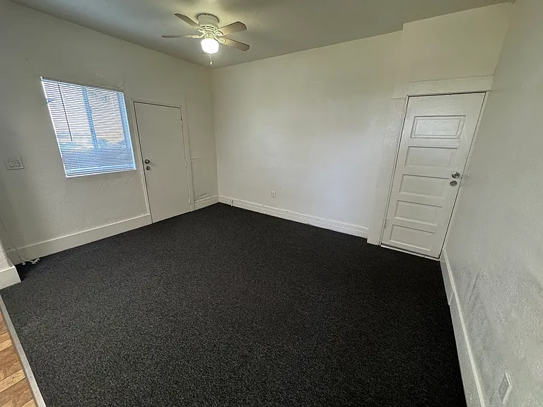 127 N Burlington Ave #C — Photo 4