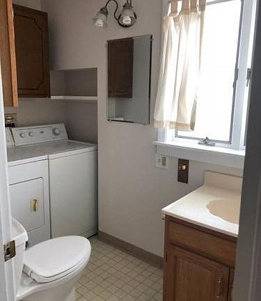 4th image of 186 Dix Ave
