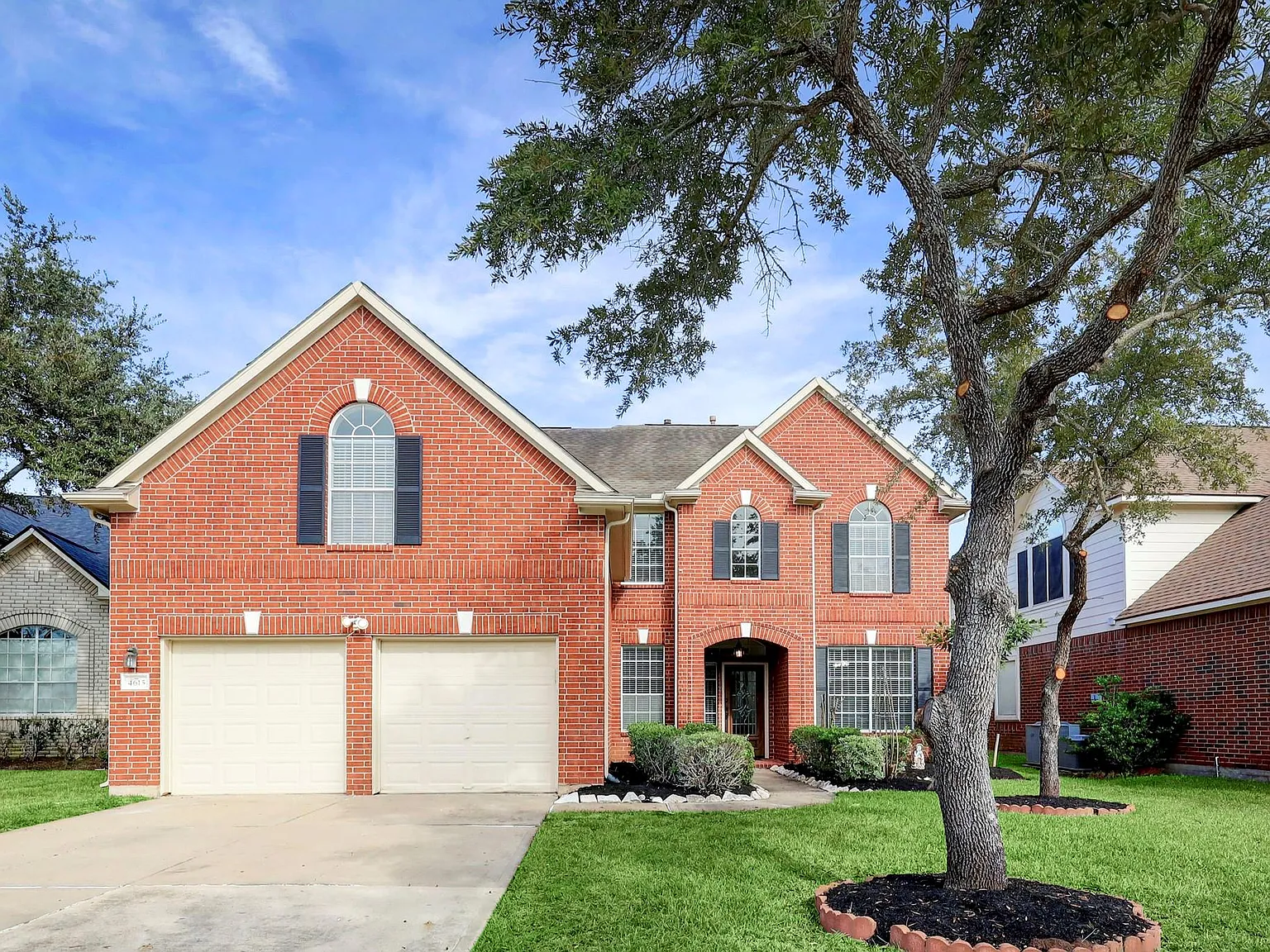 5 bed, 3.5 bath, 3277 sqft, $3,400 — Photo 1