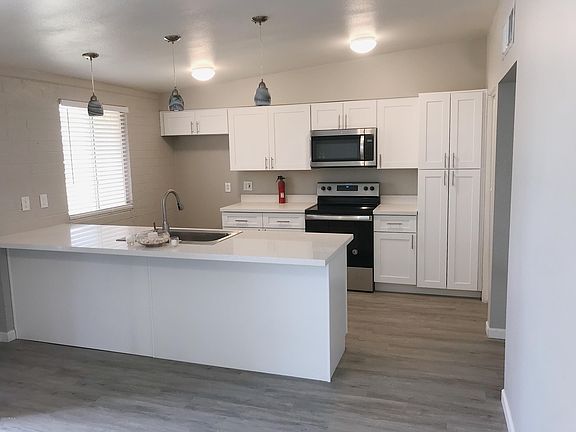 3rd image of 10419 W Peoria Ave