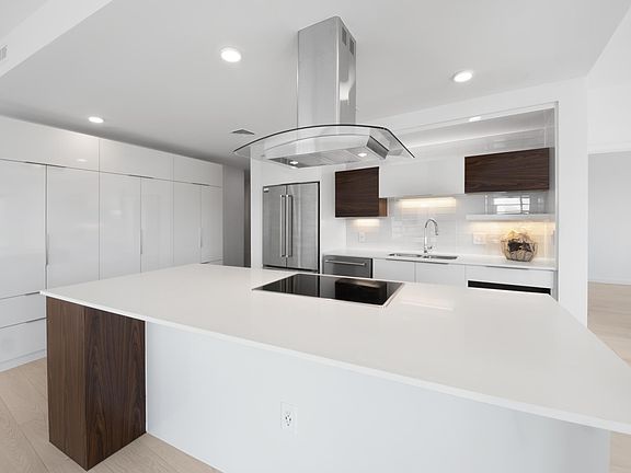 So Much Storage and Kitchen Pantry Space