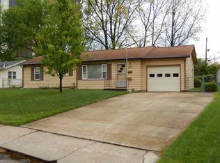 203 Jana Rd, Macomb, IL 61455