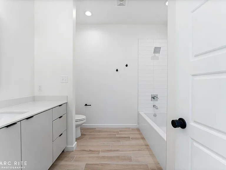 310 Homestead Ave #7 — Photo 27