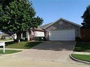 6701 Valley Branch Dr, Arlington, TX 76001