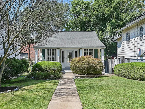 3613 Cambridge Ave, Saint Louis, MO 63143