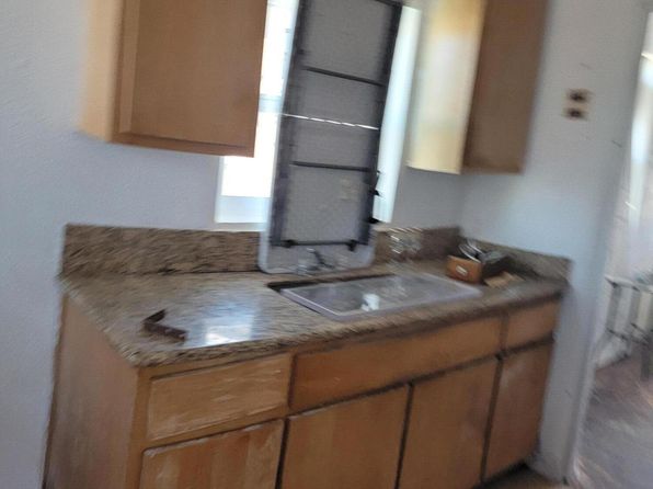 albuquerque-new-mexico-447359645 picture