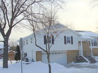 413 Library Ln, Streamwood, IL 60107