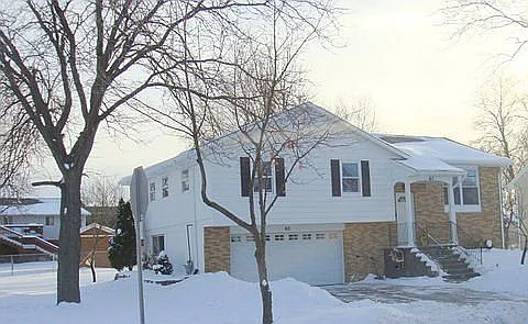 413 Library Ln photo 1