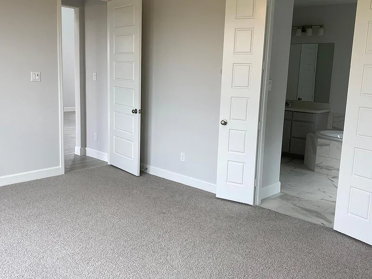 1702 Swayback Ln — Photo 21