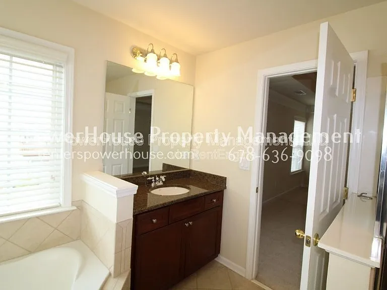 10752 Camarilla Ct — Photo 12