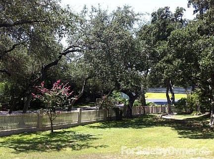 3rd image of 18 Oak Hill Pl