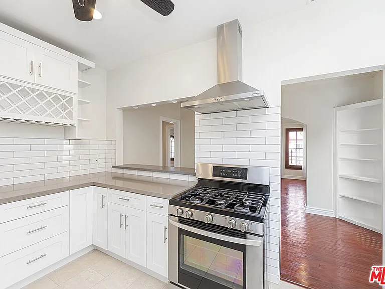 1150 S Tremaine Ave — Photo 6