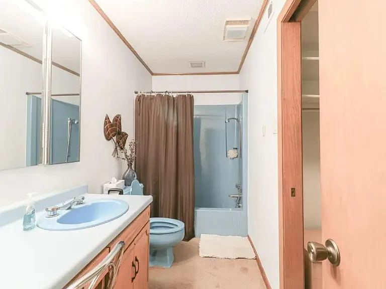 2100 Paula Dr — Photo 17