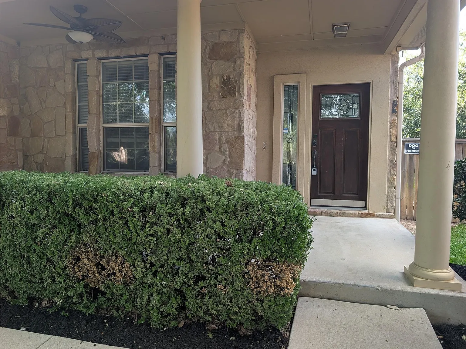 4 bed, 2.5 bath, 2458 sqft, $2,600 — Photo 2