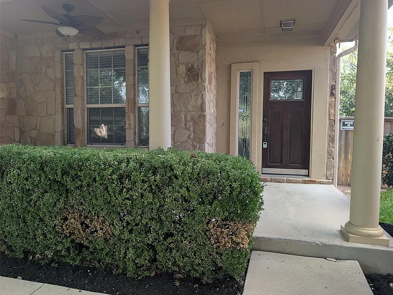 1602 Westmeadow Trl — Photo 2