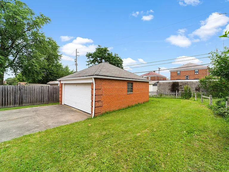 6229 Stanbury Rd — Photo 31