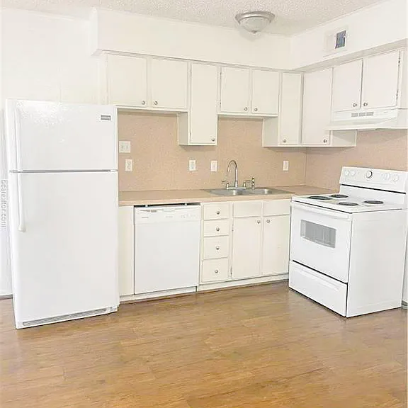 807 E 31st St #4 — Photo 5