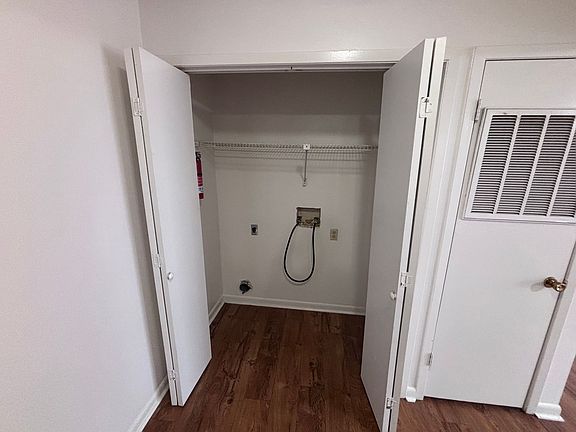 3rd image of 210 Vieux Orleans Cir #C