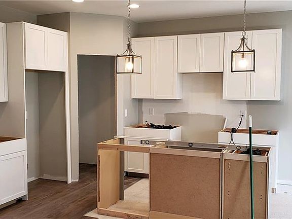 4th image of 239 E Bay Harbor Ct