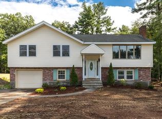8 Scaltrito Dr, Wilmington, MA 01887
