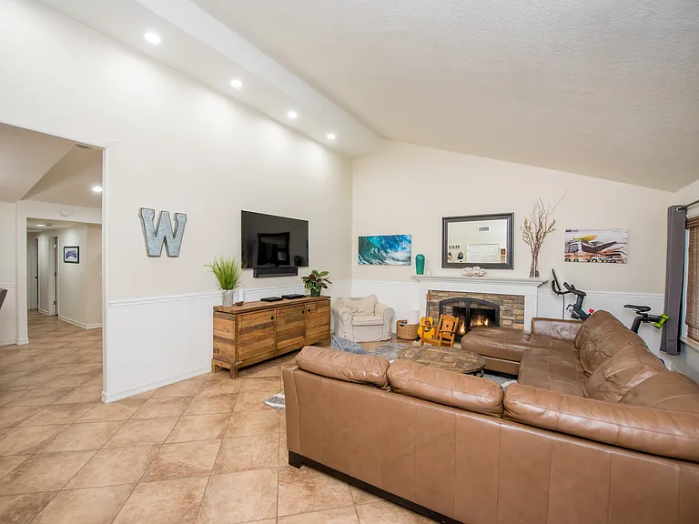 9862 Chance Cir — Photo 4