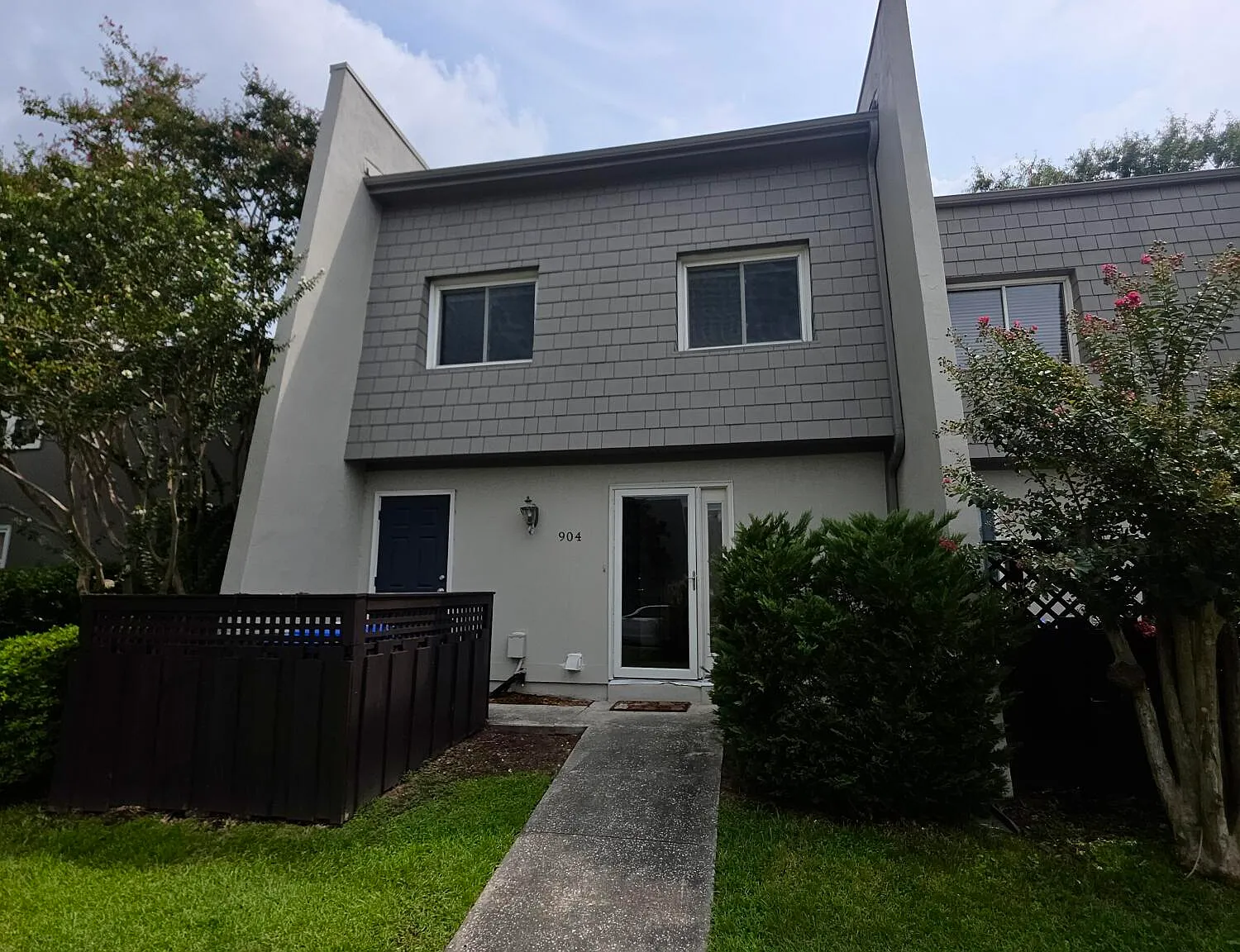 3 bed, 2.5 bath, 1840 sqft, $2,650 — Photo 2