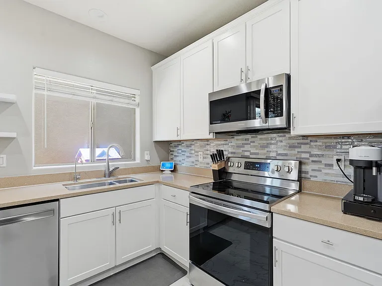 1072 S Cheshire Ln — Photo 10