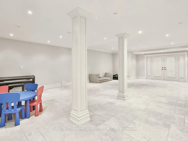 182 Saint Leonards Ave — Photo 27