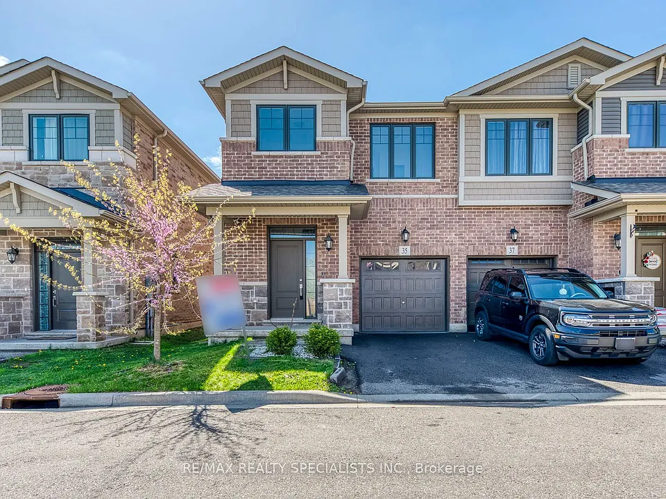 35 Pelican Ln