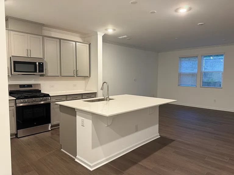 234 Deercroft Dr — Photo 2