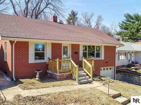 3rd image of 6106 S 33rd Ave