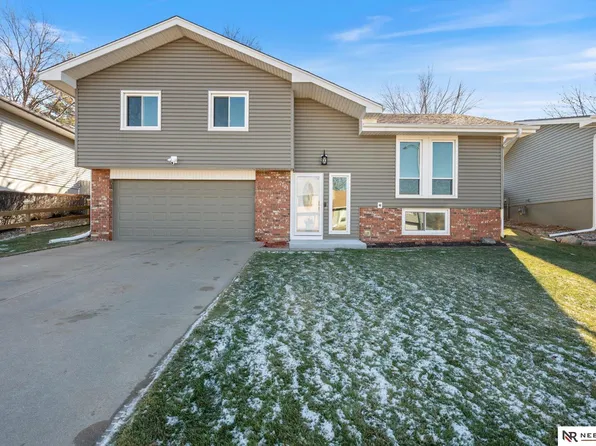 7121 Joyce St, Omaha, NE 68138