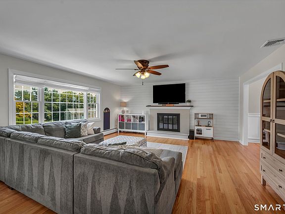 4th image of 440 Alling Farm Road
