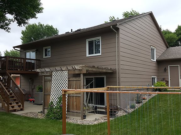 3rd image of 805 N Savannah Dr