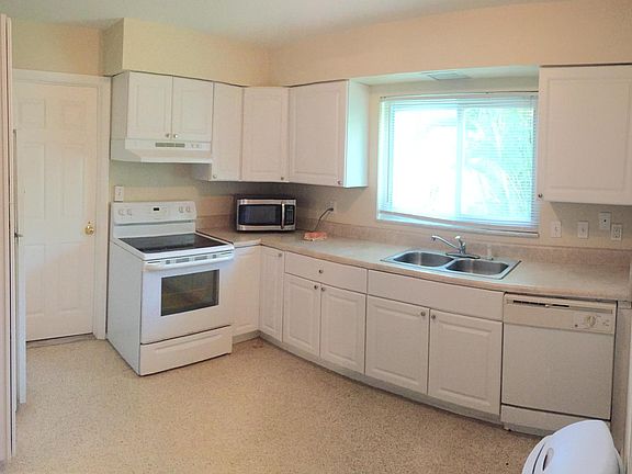 5th image of 85 Horton Cir